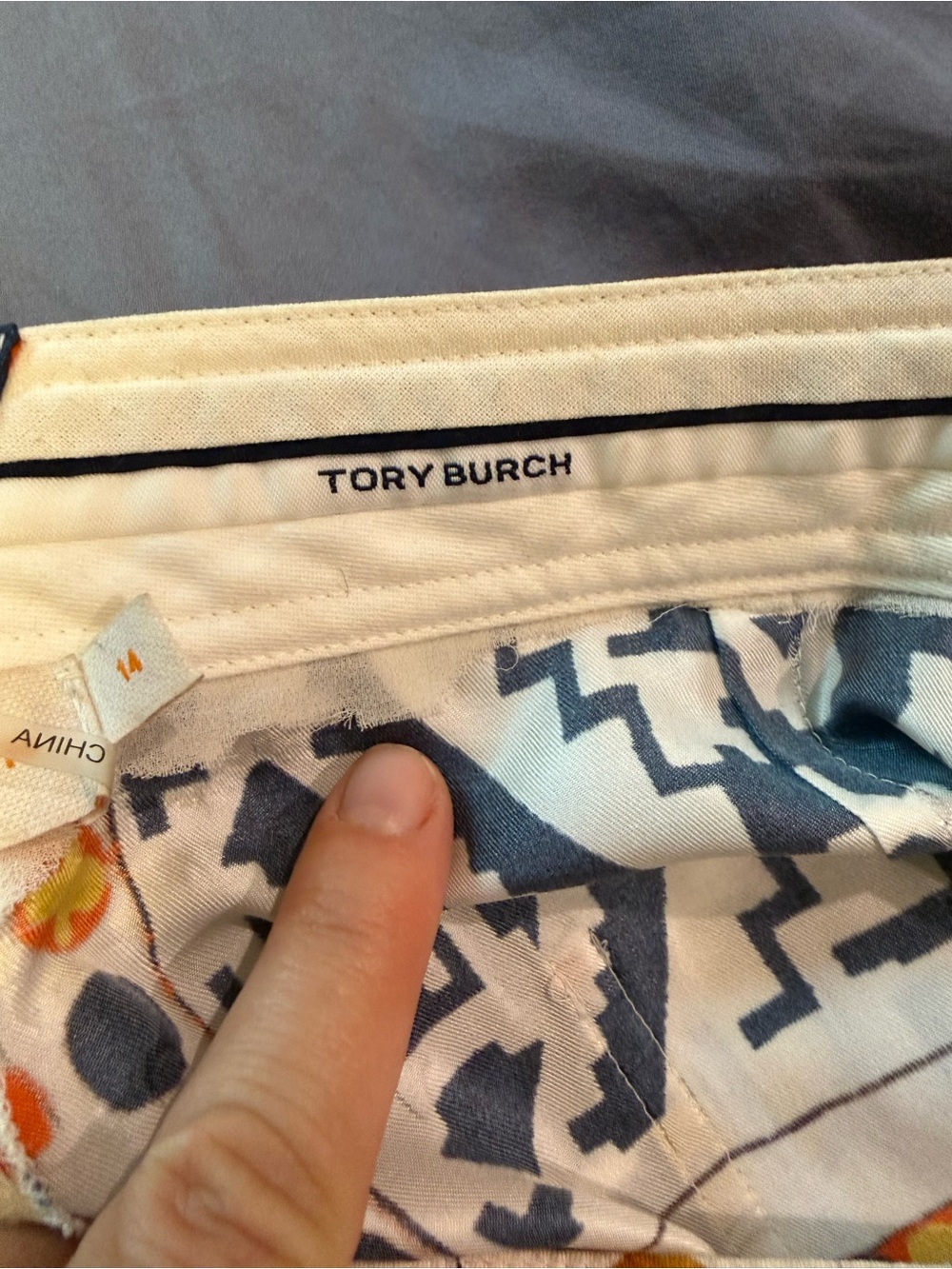 Tory Burch Sienna Printed Silk Trousers | Patchwork Collage | Size Medium - Picture 15 of 16